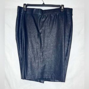 Very fitted/ shaping pencil skirt